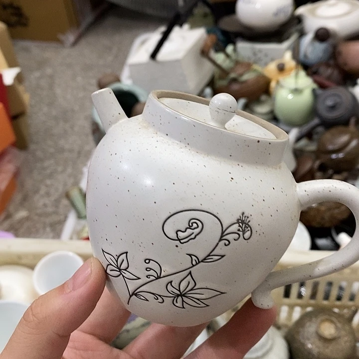陶瓷艺术品及陶瓷壶壶
