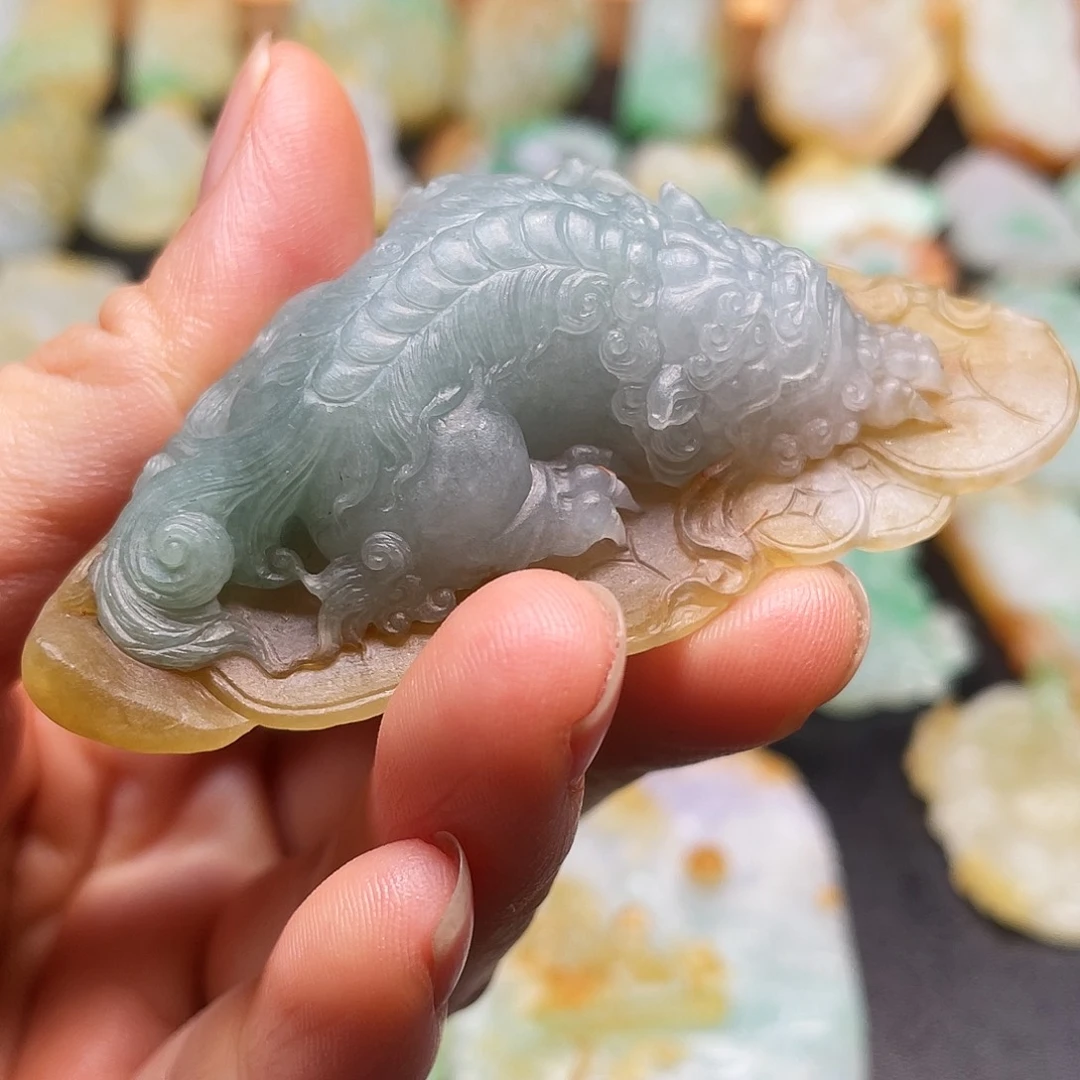 定制翡翠未镶嵌醒狮