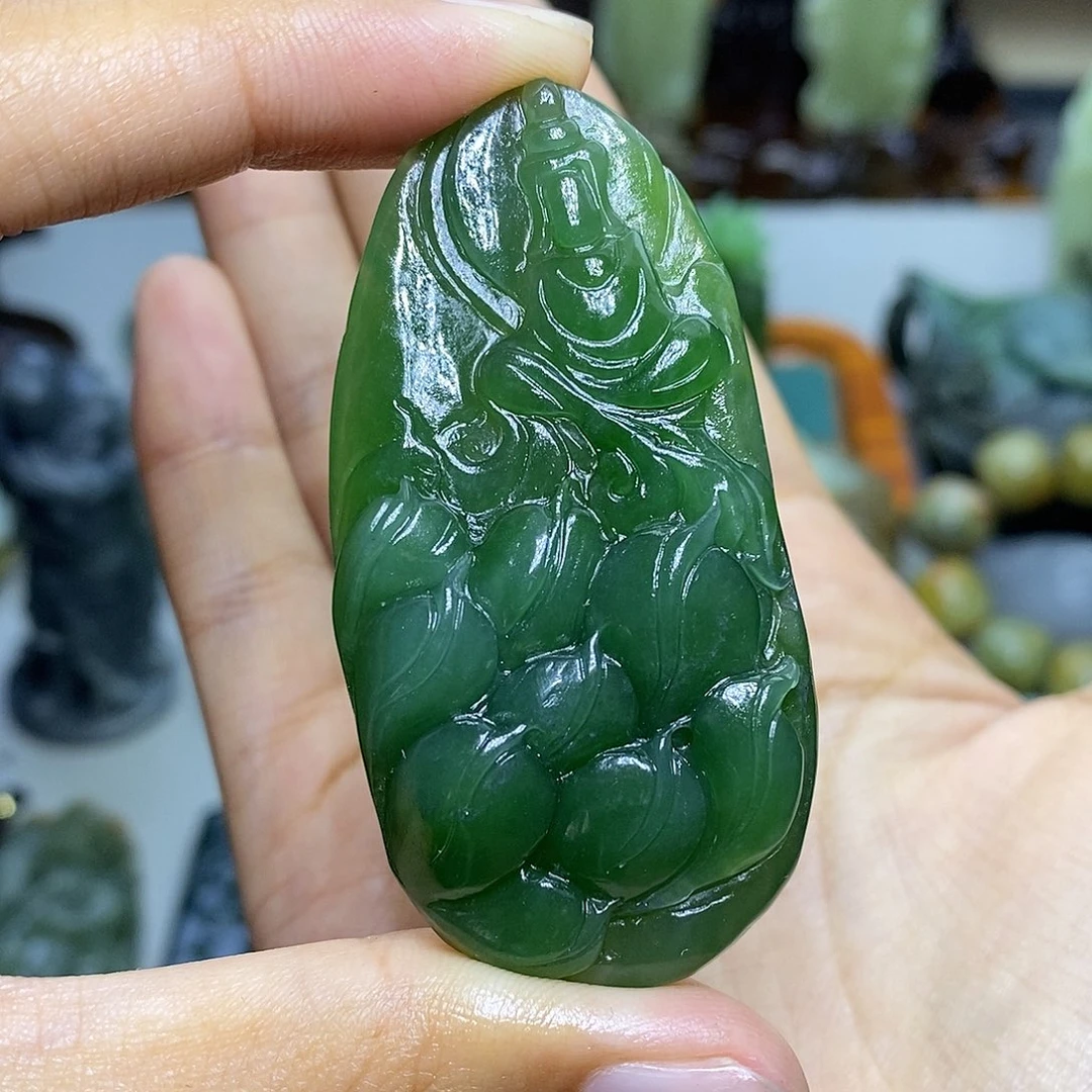 和田玉未镶嵌颈饰左****室