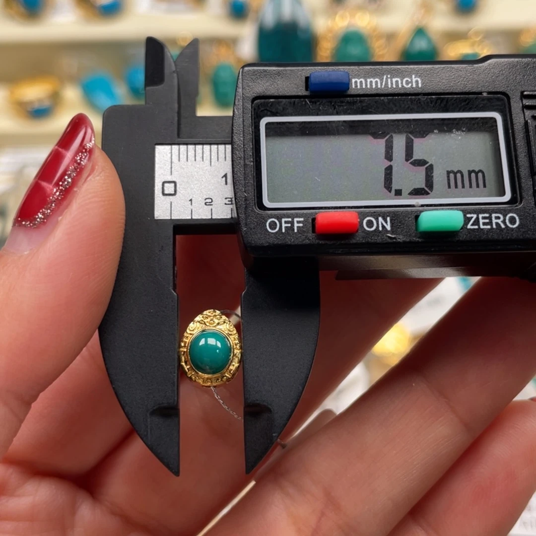 18K金镶嵌绿松石珠宝奇石背云