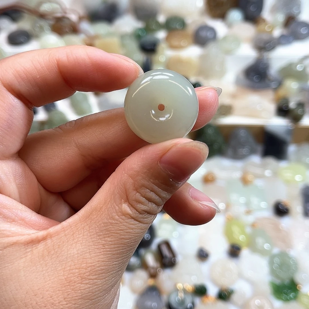 和田玉未镶嵌吊坠(赠链)爱****范