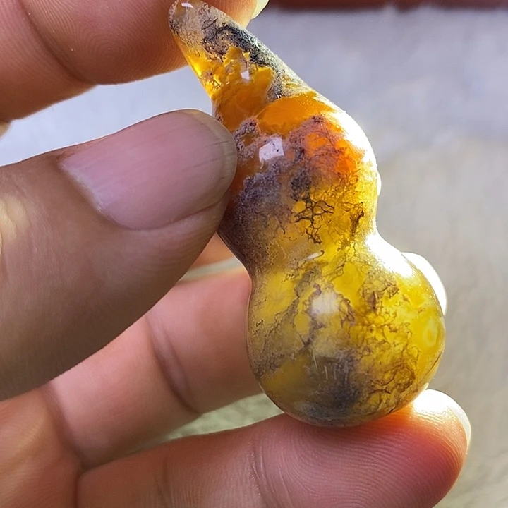华***哥玛瑙/玉髓颈饰未镶嵌