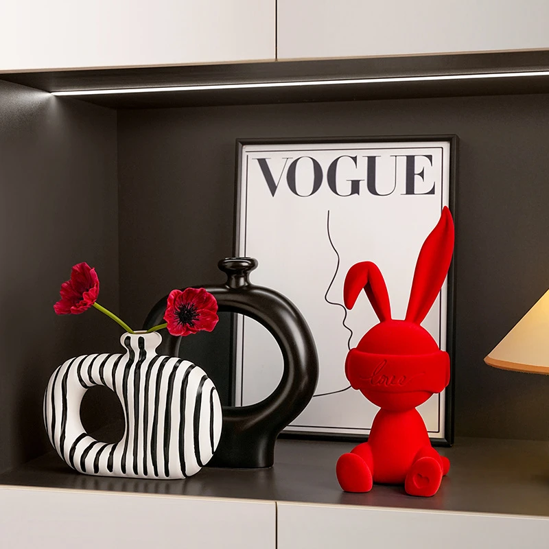 植绒坐姿兔子摆件轻奢高档玄关电视柜客厅家居软装饰品小众高级感
