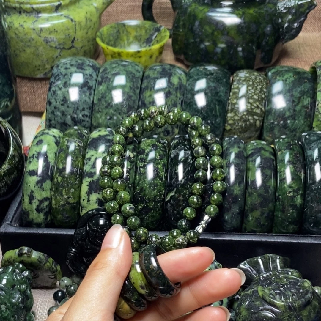 芳****蛇纹石玉未镶嵌药王石手镯