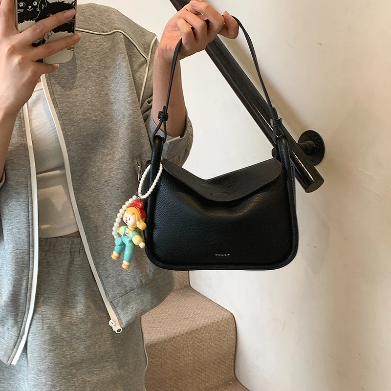 大容量斜挎包女25新款洋气女士时尚简约休闲单肩包通勤手拎包1588