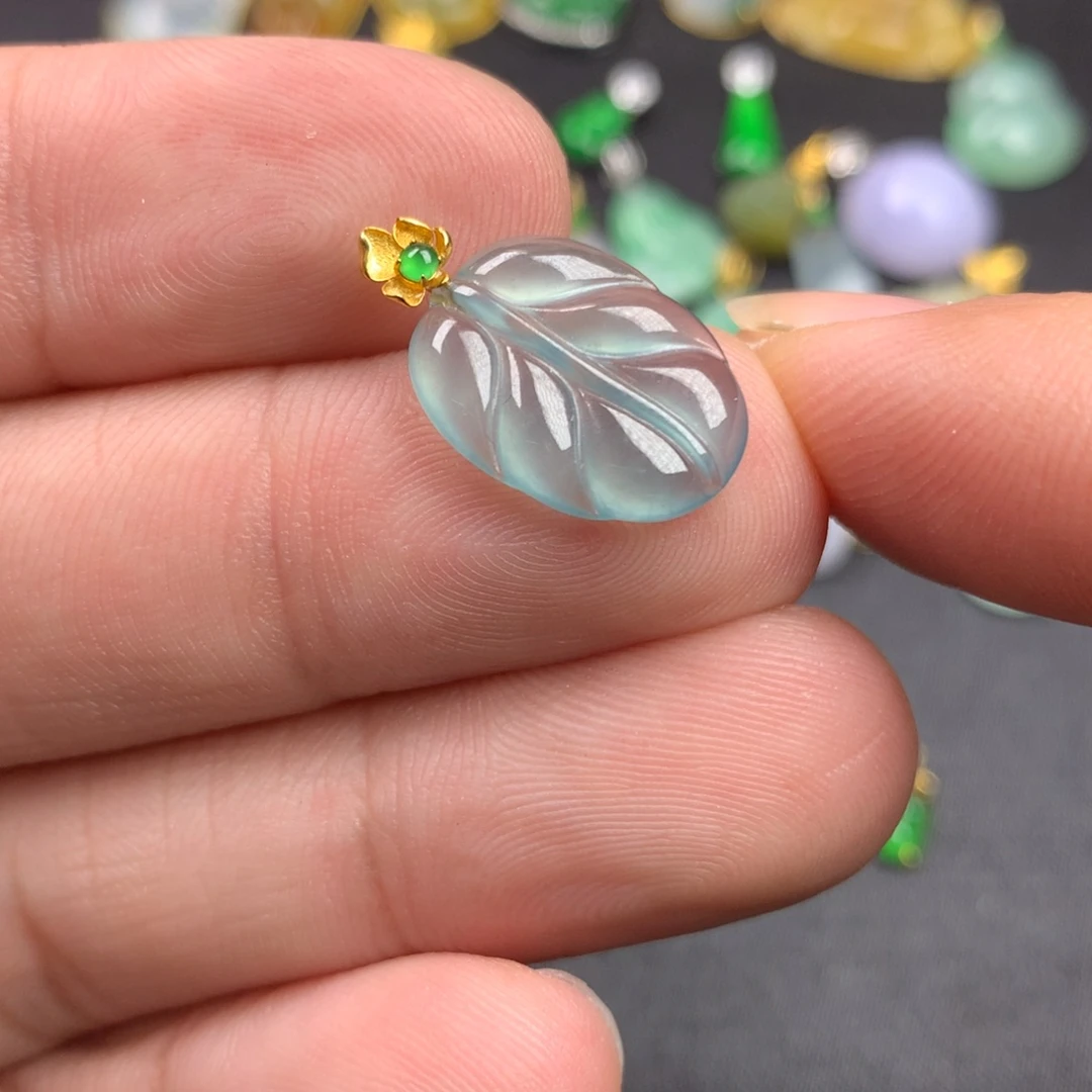 【闪购商品】颈饰18K金镶嵌翡翠翡翠