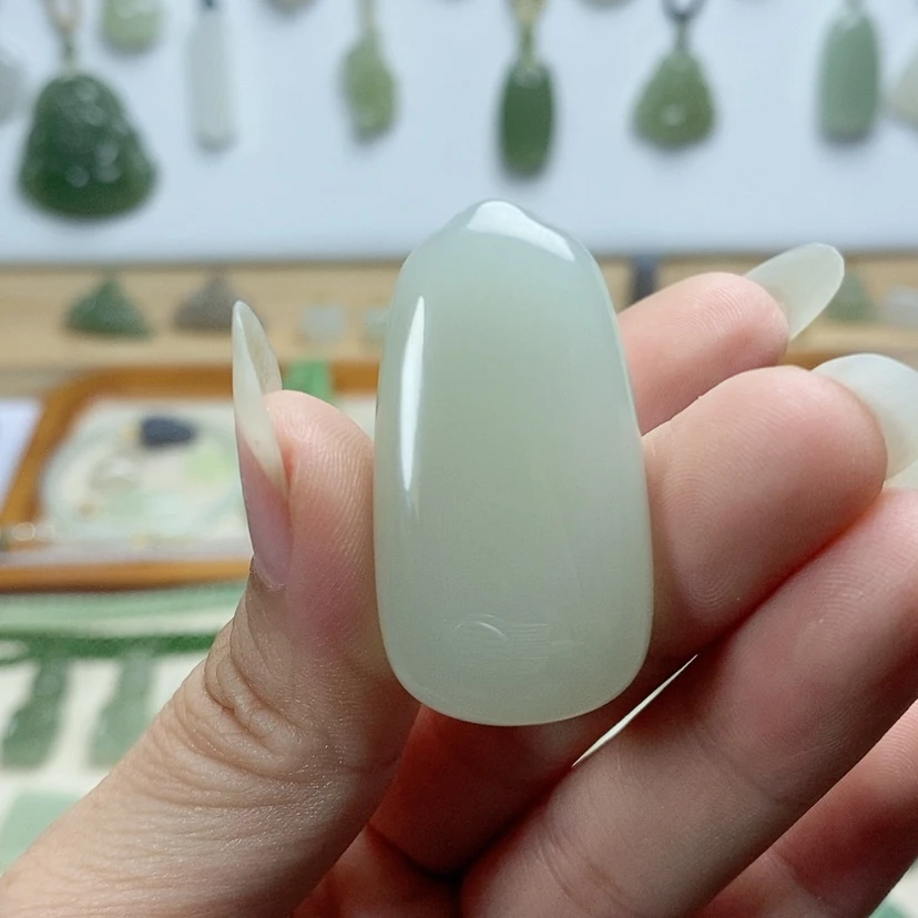 【闪购商品】颈饰未镶嵌和田玉