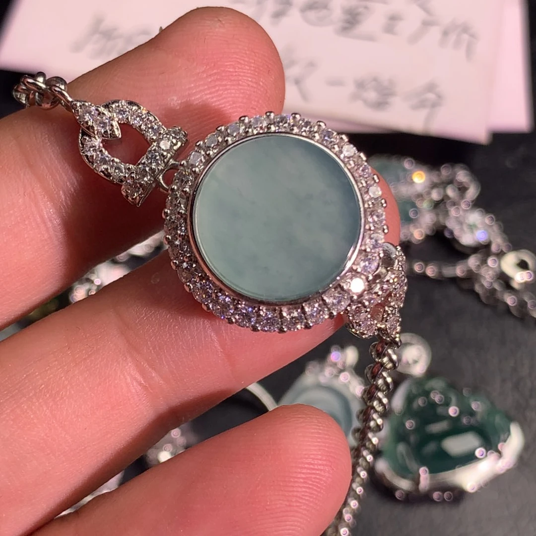 翡翠未镶嵌颈饰无事牌手链