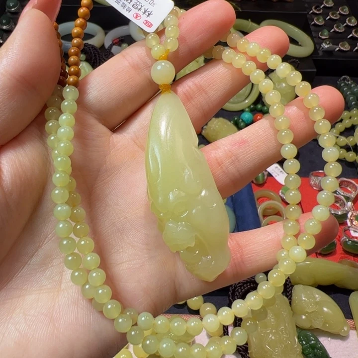 和田玉（黄玉）颈饰未镶嵌