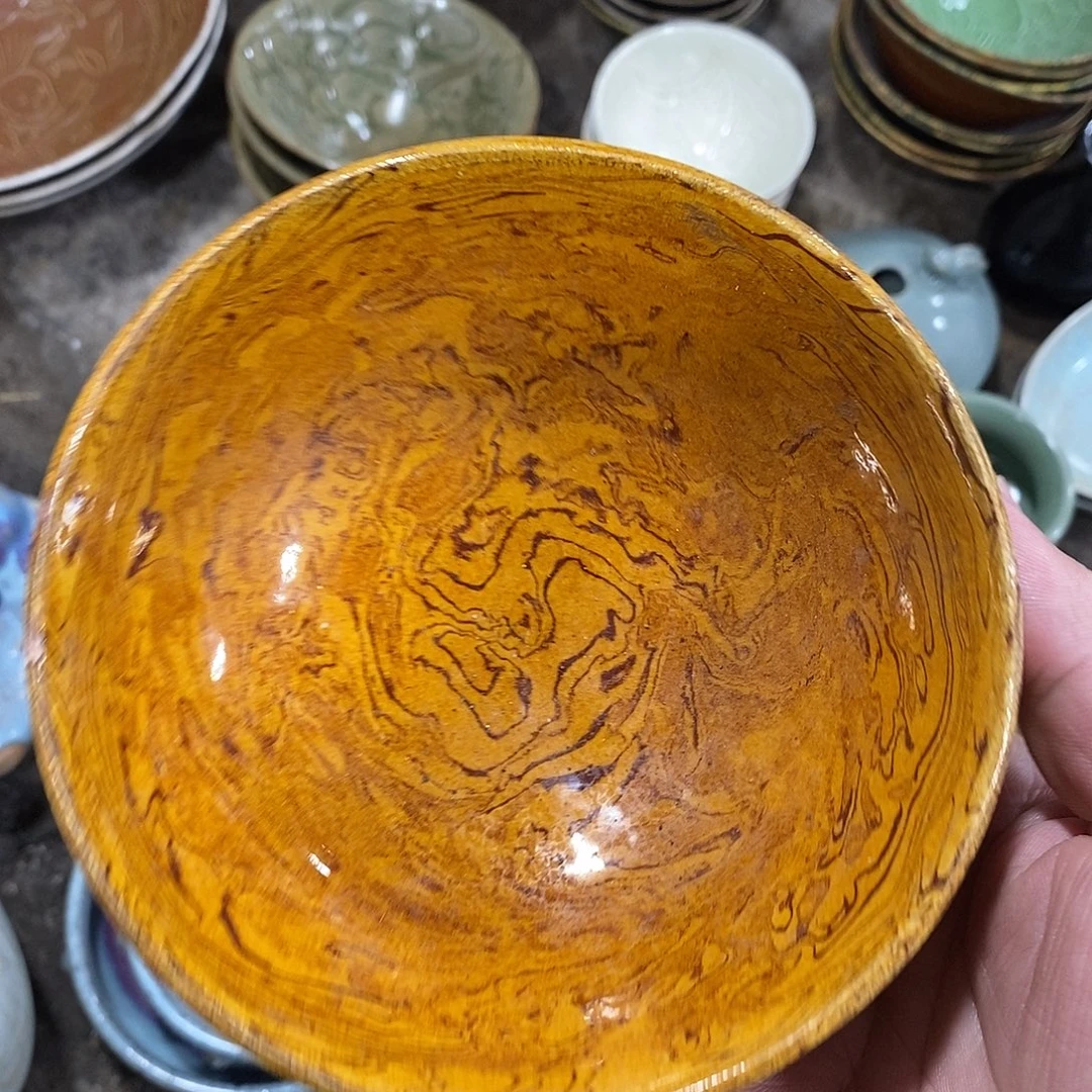 摆件绞胎瓷器一件