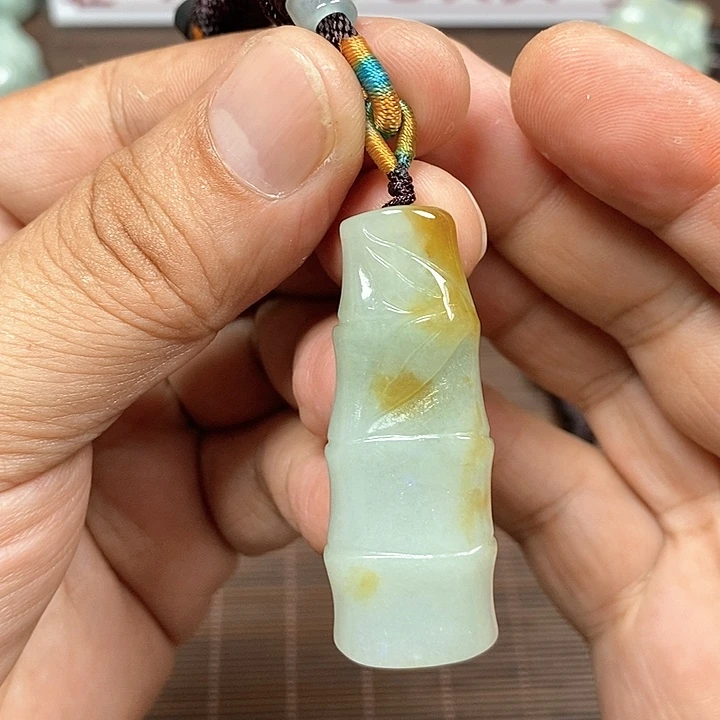 颈饰未镶嵌翡翠天然翡翠玉A货配证书