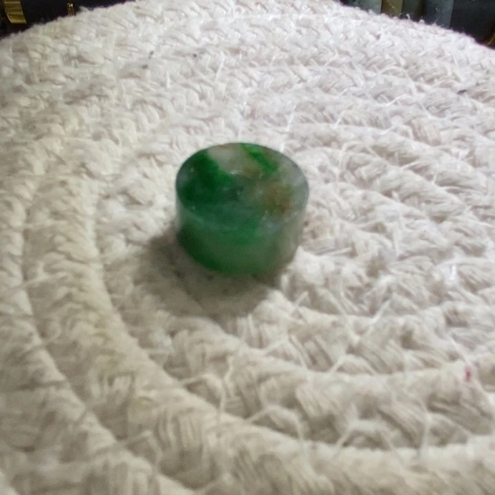 开***猪未镶嵌定制翡翠毛货