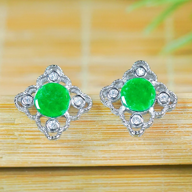 气质轻奢高级感四叶草设计天然满绿翡翠A货龙石银白色圆牌耳钉