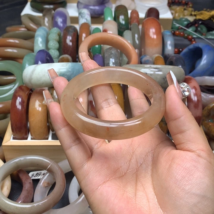 未镶嵌手镯石英质玉晴*