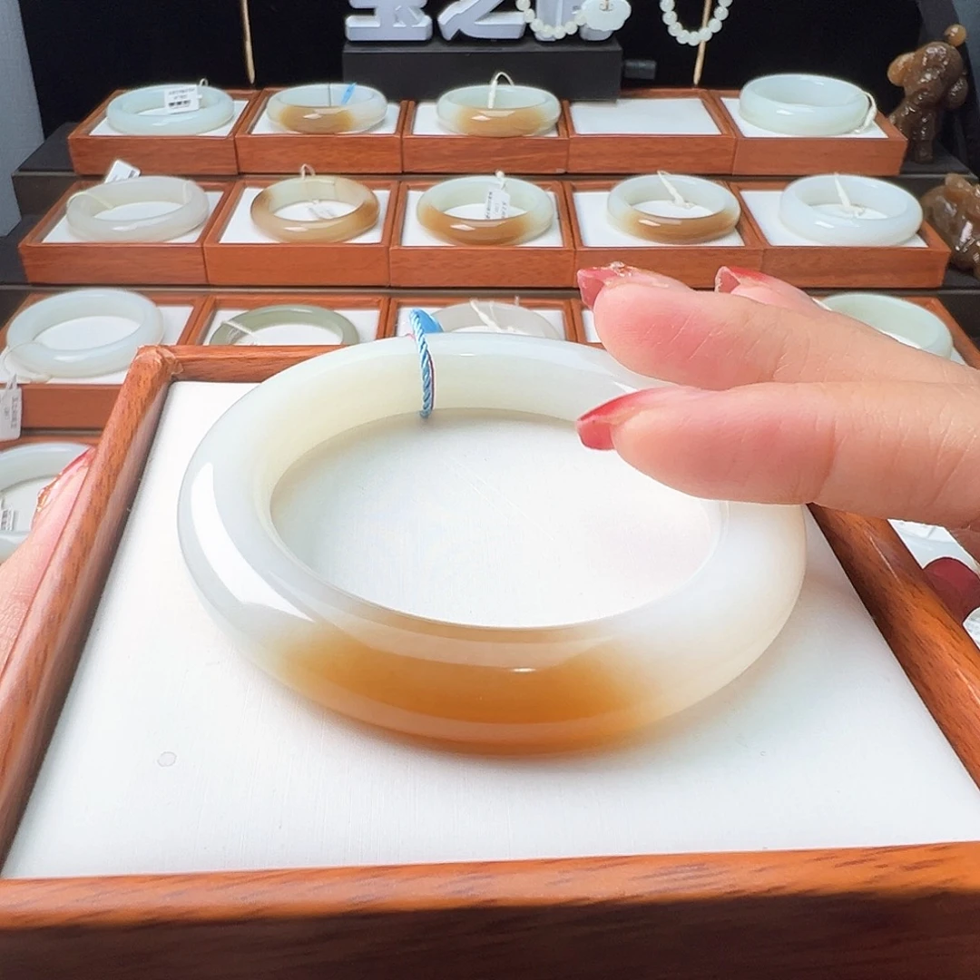 和田玉手镯未镶嵌53