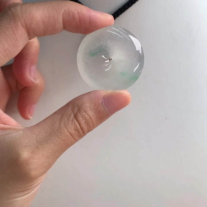 翡翠未镶嵌颈饰…..