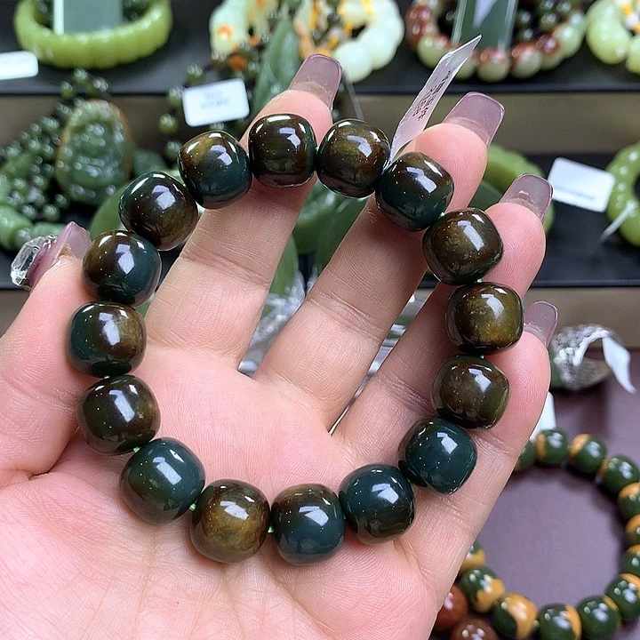 手串未镶嵌透闪石质玉漠**踪