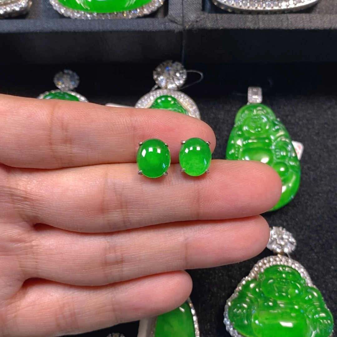 颈饰银S925镶嵌翡翠蛋面耳钉