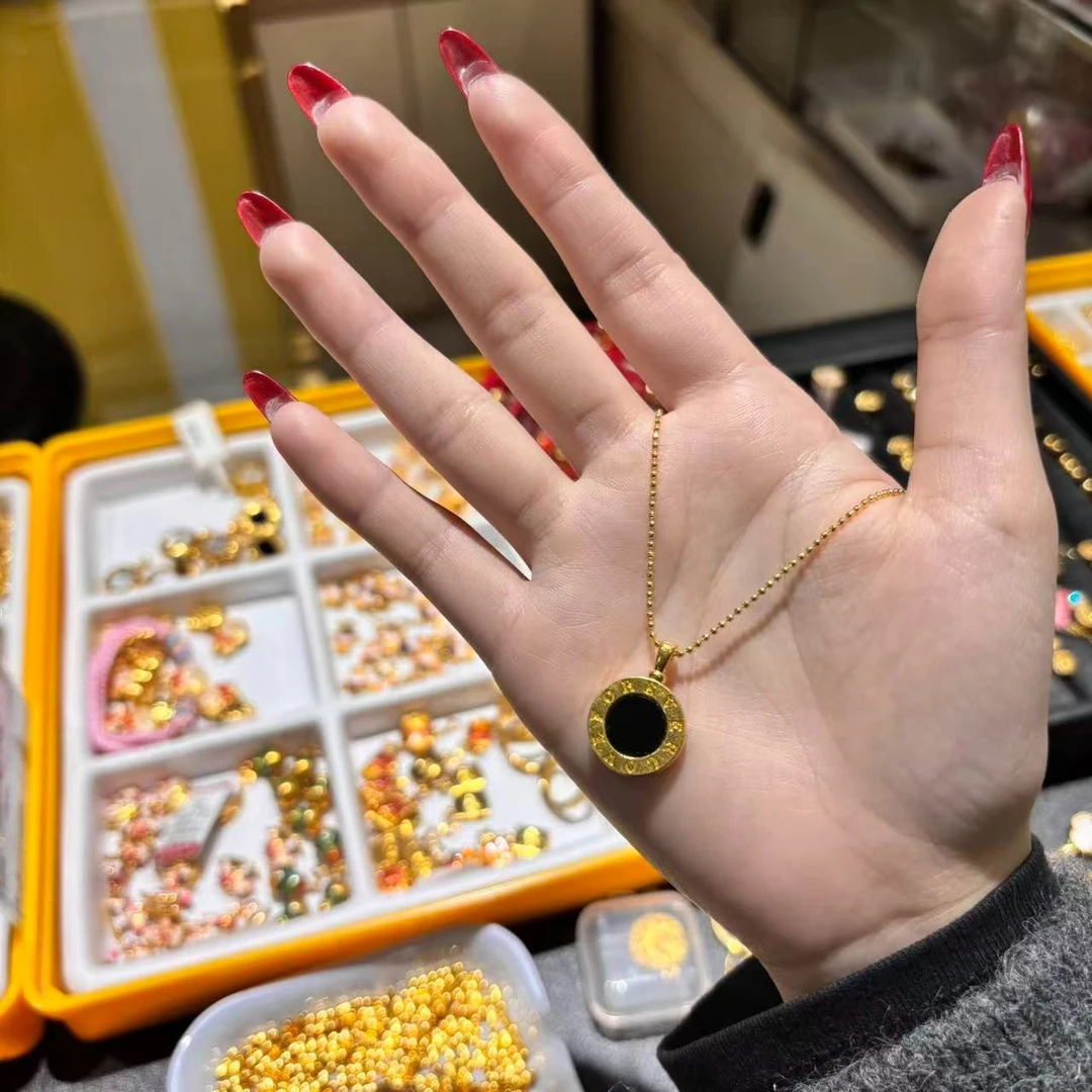 【伟少】圆形瑙镶嵌18k圆牌无事牌吊坠-HJ069