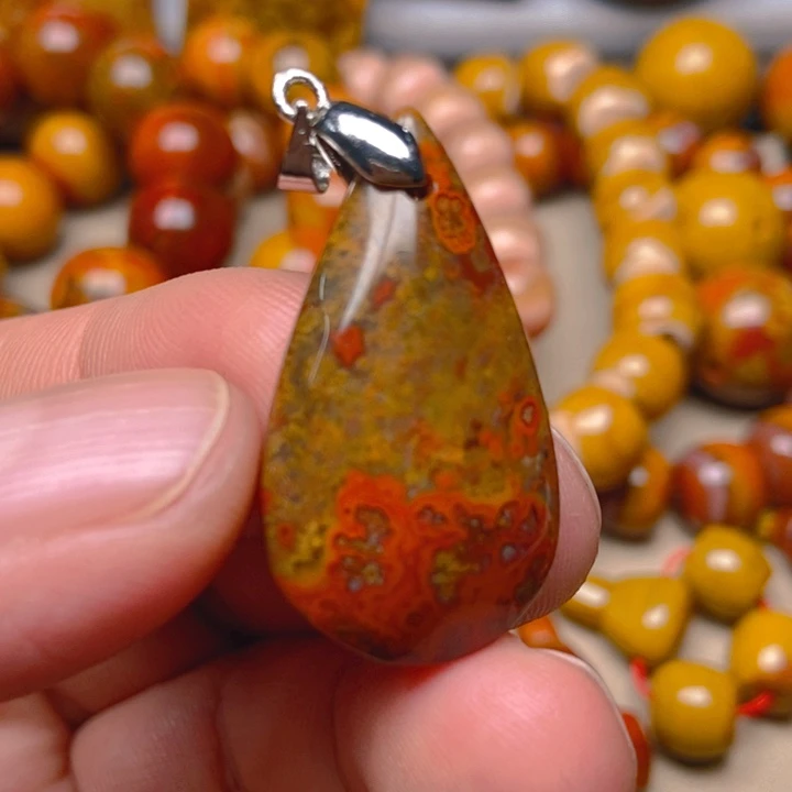 玛瑙/玉髓未镶嵌吊坠