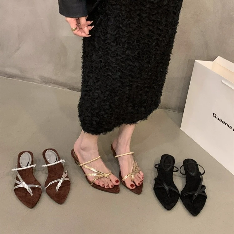 粗跟银色法式尖头细带凉鞋仙女鞋子2025新款夏季配裙子夹趾罗马鞋