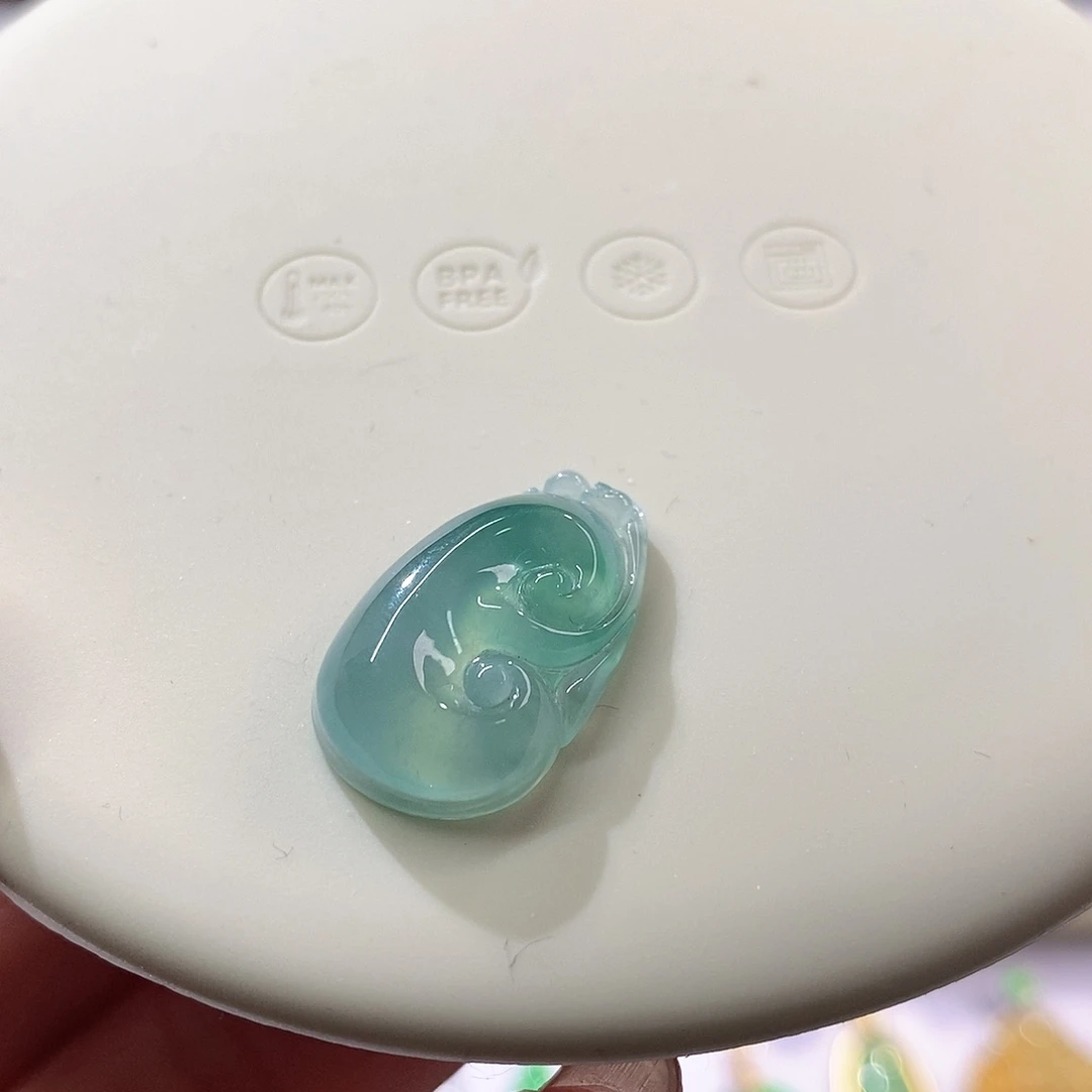 翡翠裸石冰飘花如意