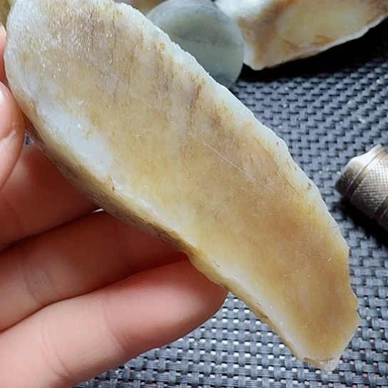 和田玉（糖玉）未镶嵌珠宝半成品