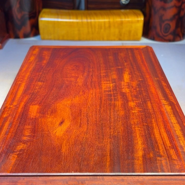 甲***侠机关盒。