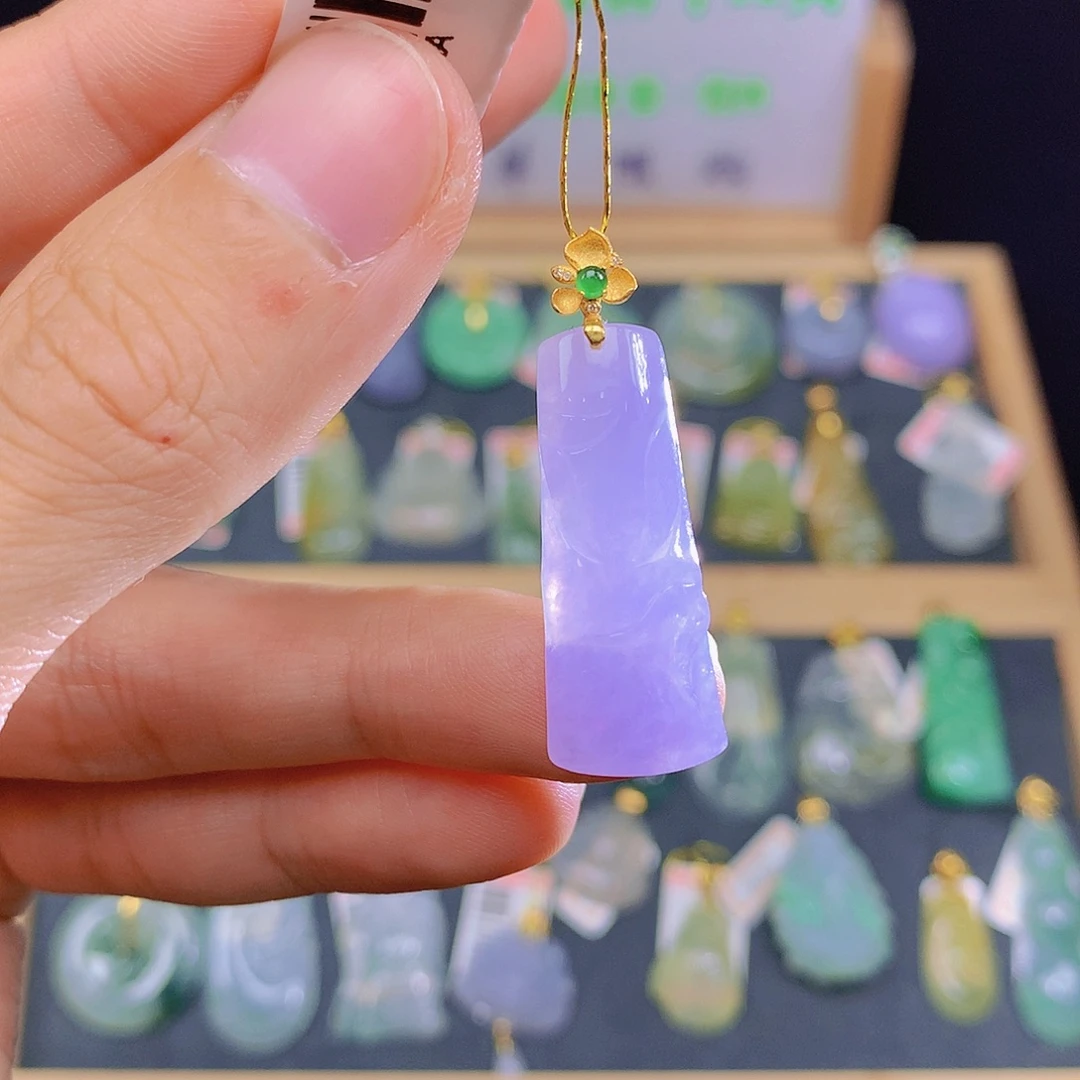 翡翠18K金镶嵌颈饰翡翠