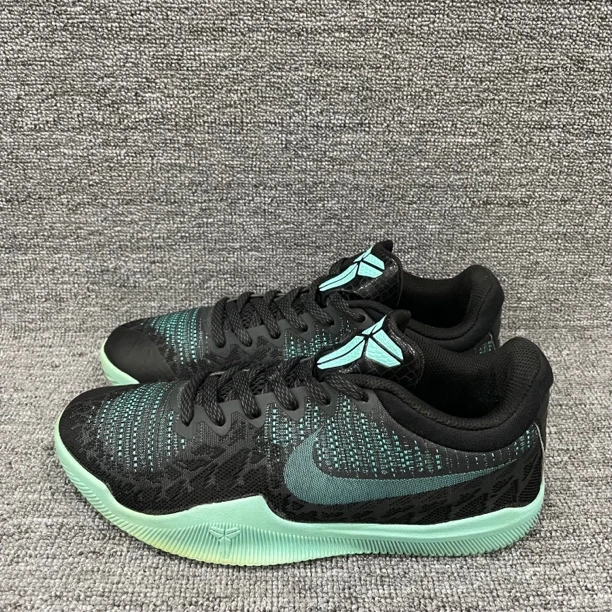 42码 曼巴精神 黑蓝 无原盒 二手篮球鞋