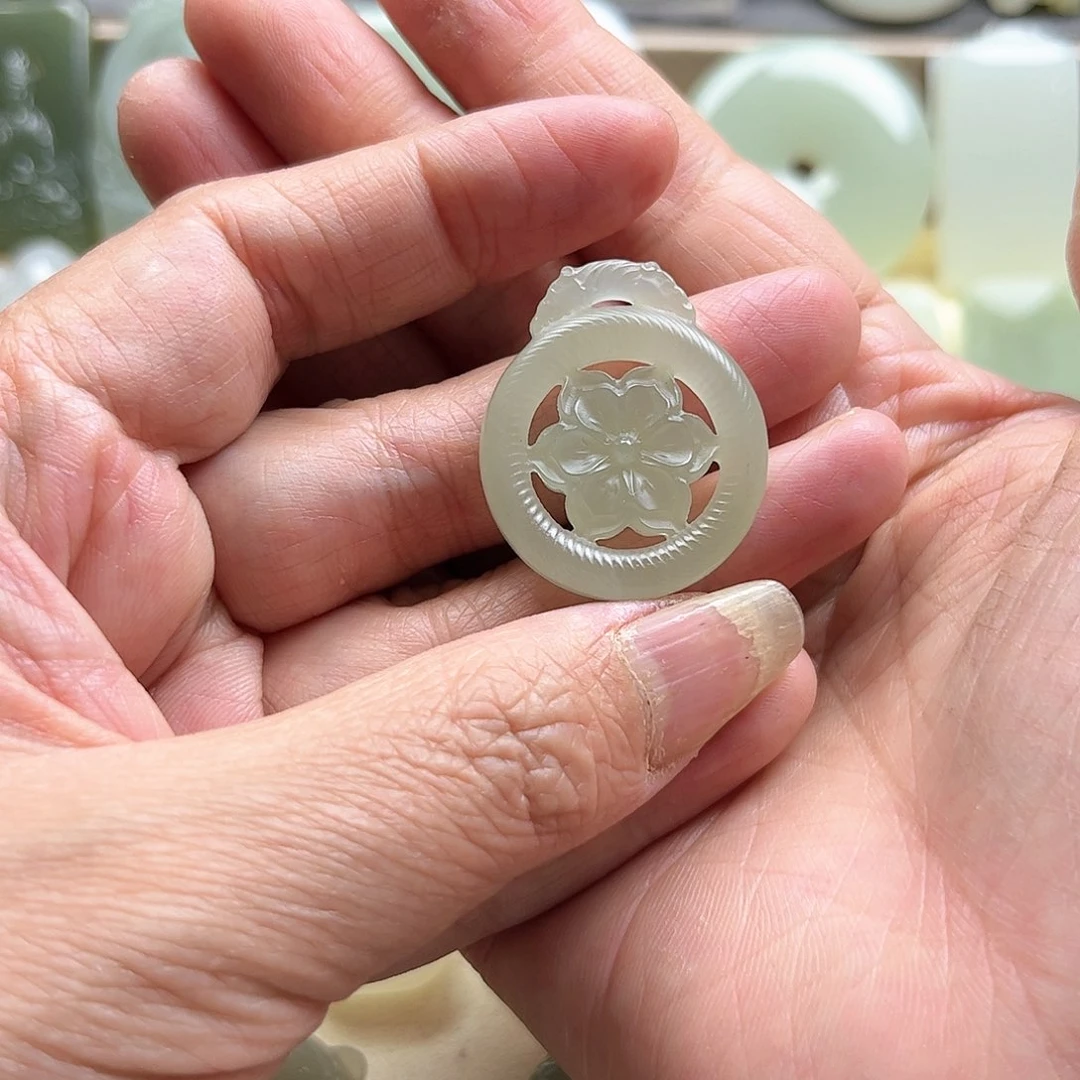 和田玉挂件未镶嵌