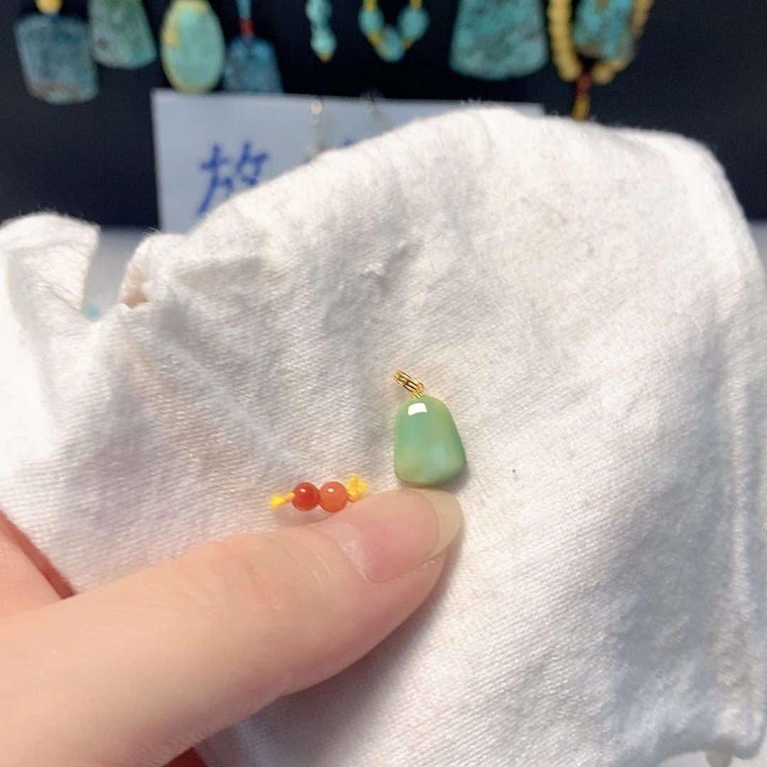 南红玛瑙未镶嵌珠宝奇石