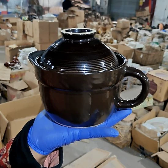 摆件盘子碗茶壶啥都有