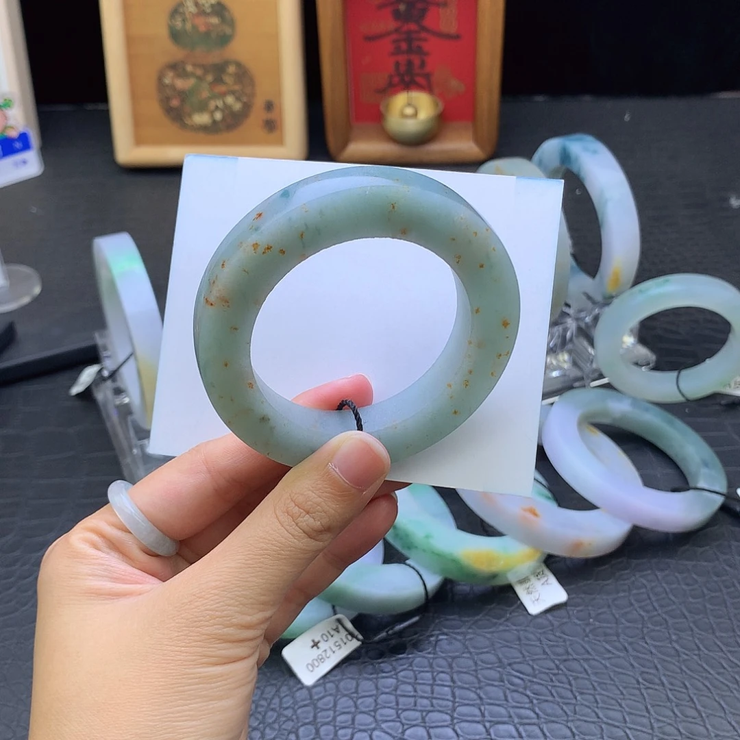 定制翡翠未镶嵌翡翠手镯