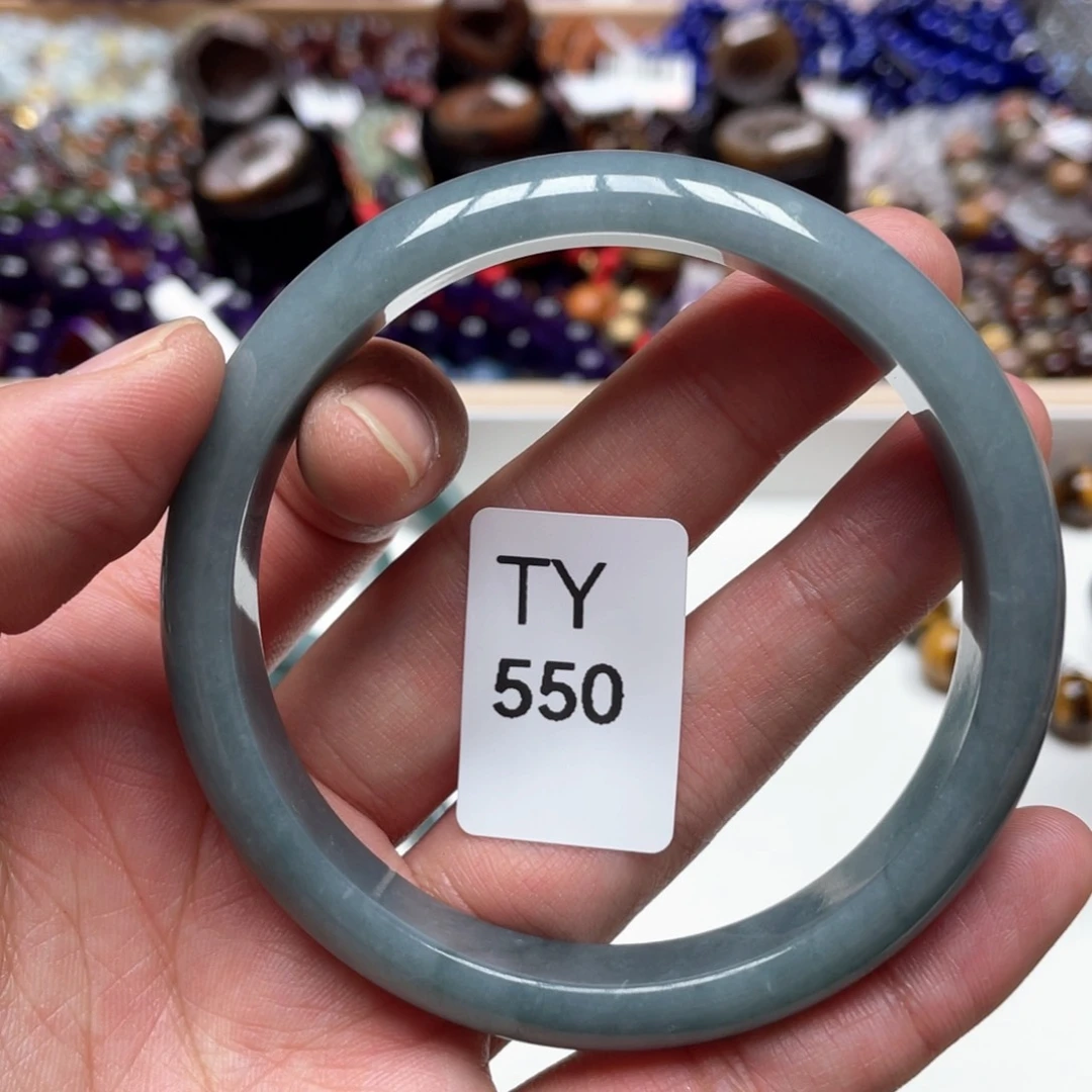 翡翠手镯未镶嵌手镯