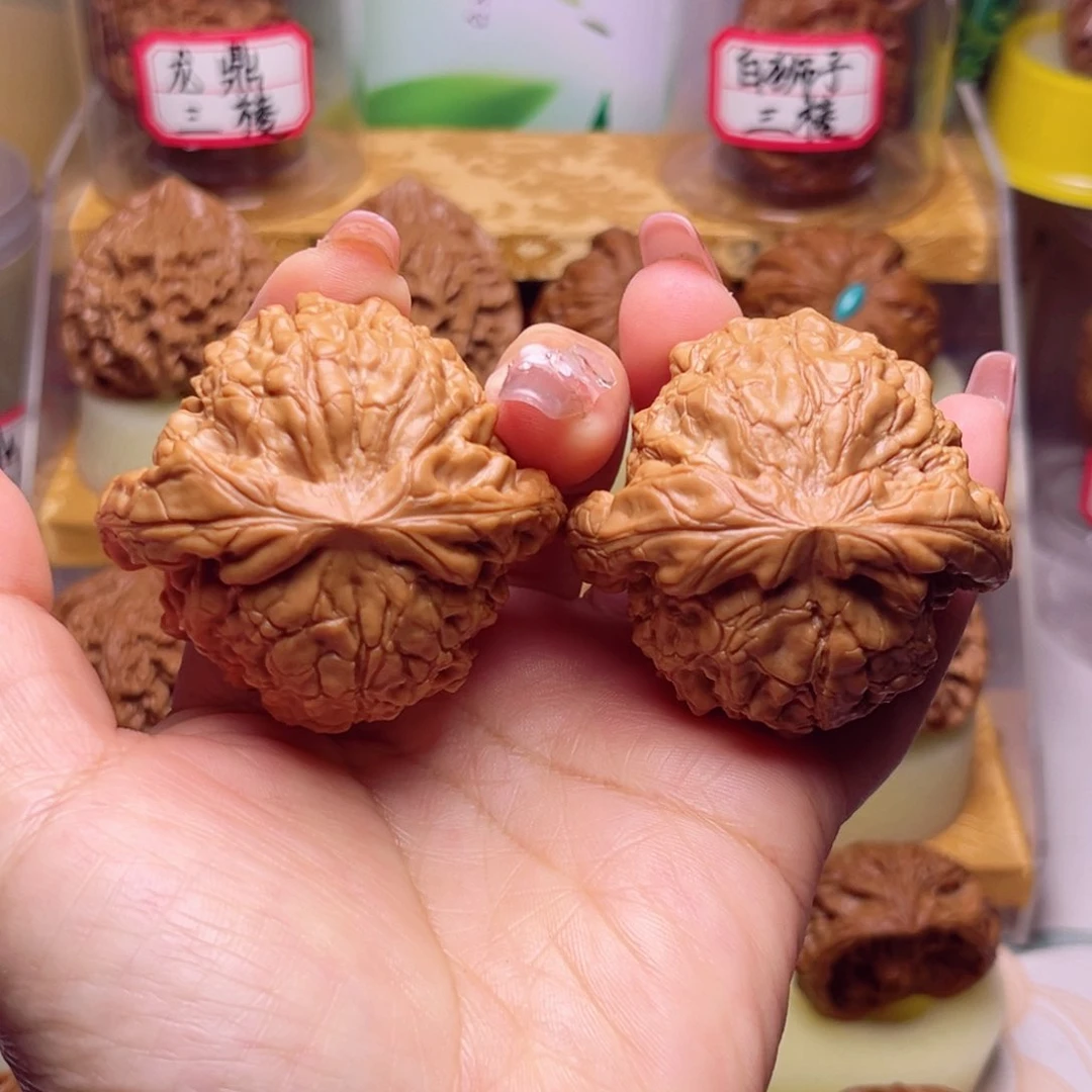 文玩核桃吊坠51尺全品大龙鼎