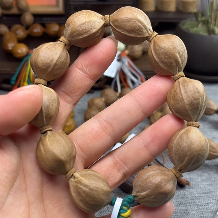 橄榄核手串/手链€***.梅林铁核2.1*2.6