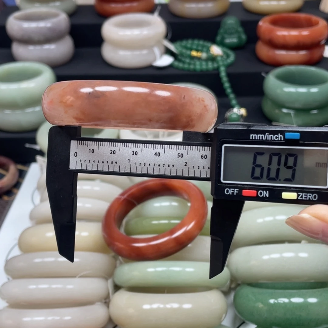 石英质玉（非洲翠）合金手镯