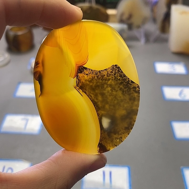 玛瑙/玉髓未镶嵌珠宝半成品240