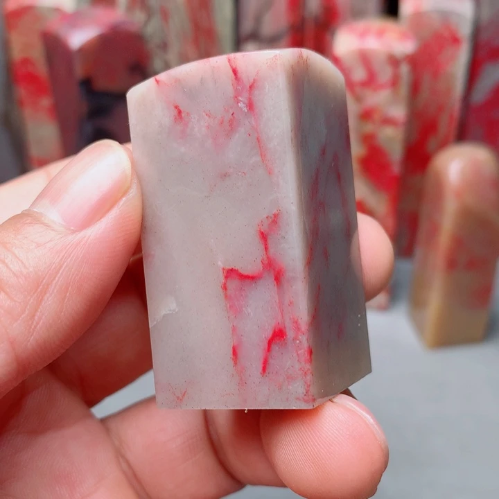 昌化石昌化鸡血石