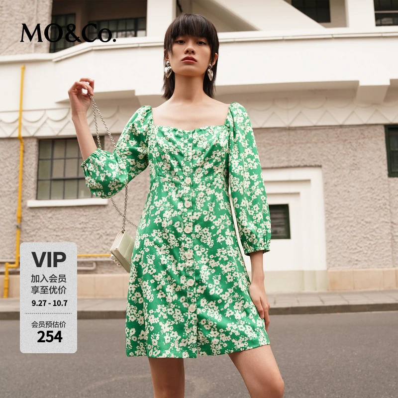 MOCO春法式碎花温柔泡泡袖方领连衣裙MBB1DRS042