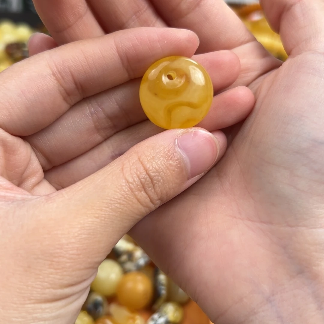 琥珀未镶嵌珠宝奇石