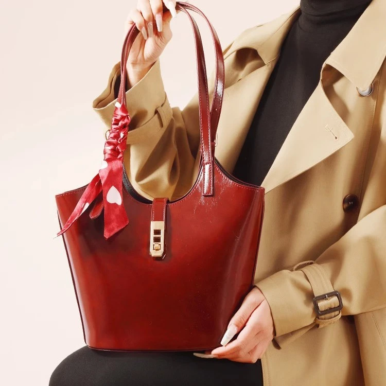 2025新款复古车缝线国潮新风单肩腋下包耐磨撞色锁扣