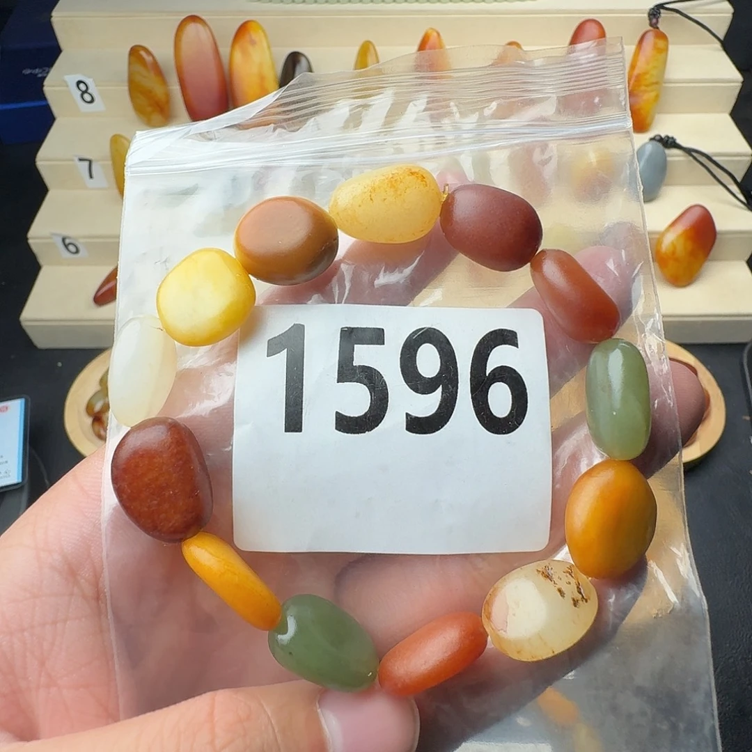 和田玉未镶嵌手串