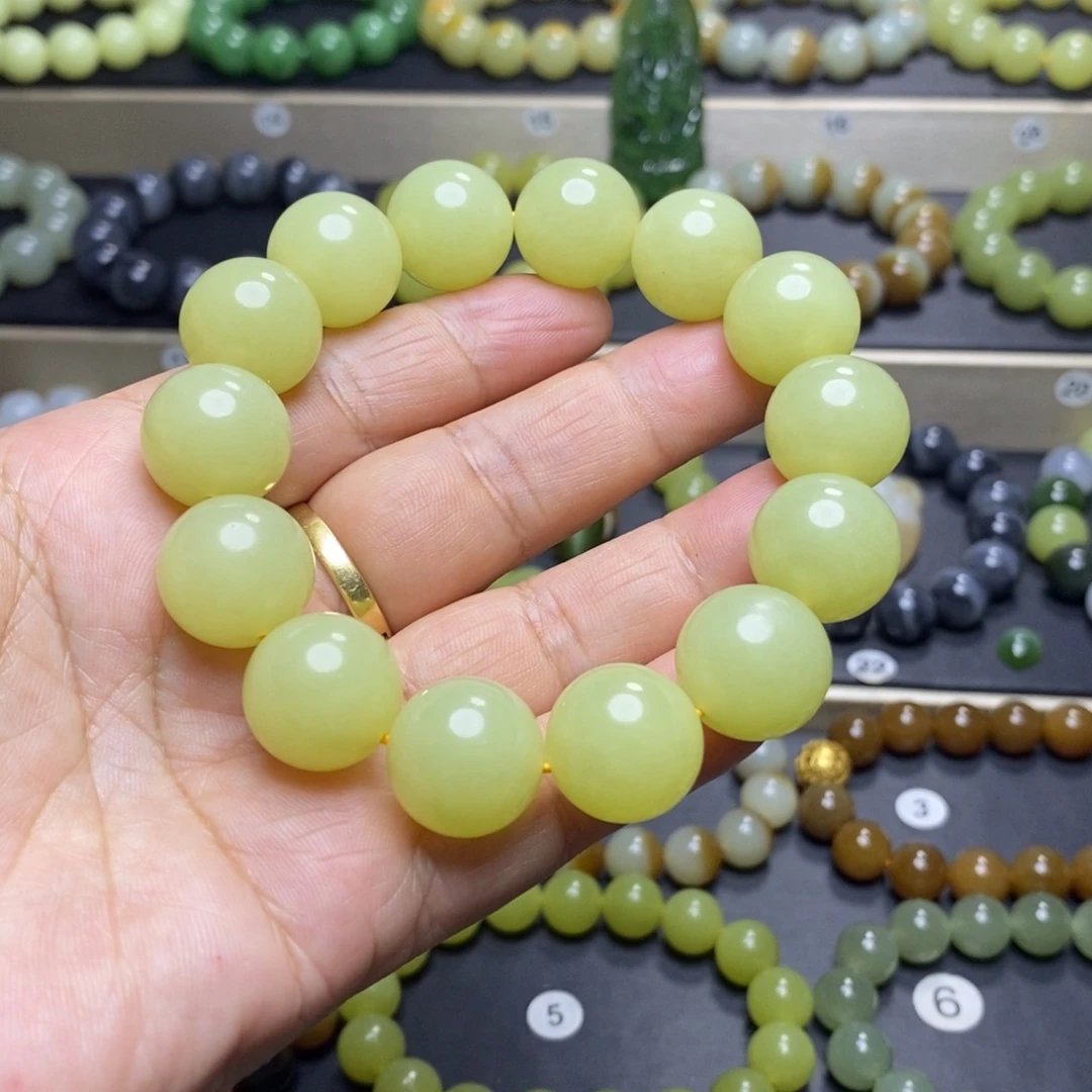 和田玉未镶嵌手串