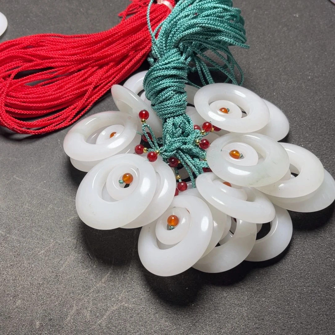 颈饰未镶嵌石英质玉奇**月