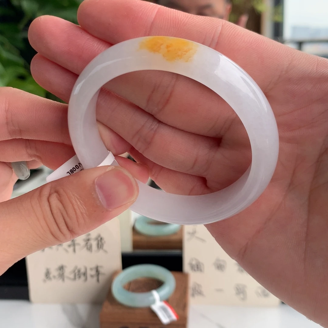 翡翠手镯未镶嵌60号57