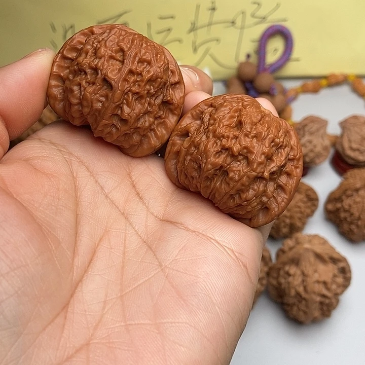 于***一文玩核桃吊坠42血麒麟