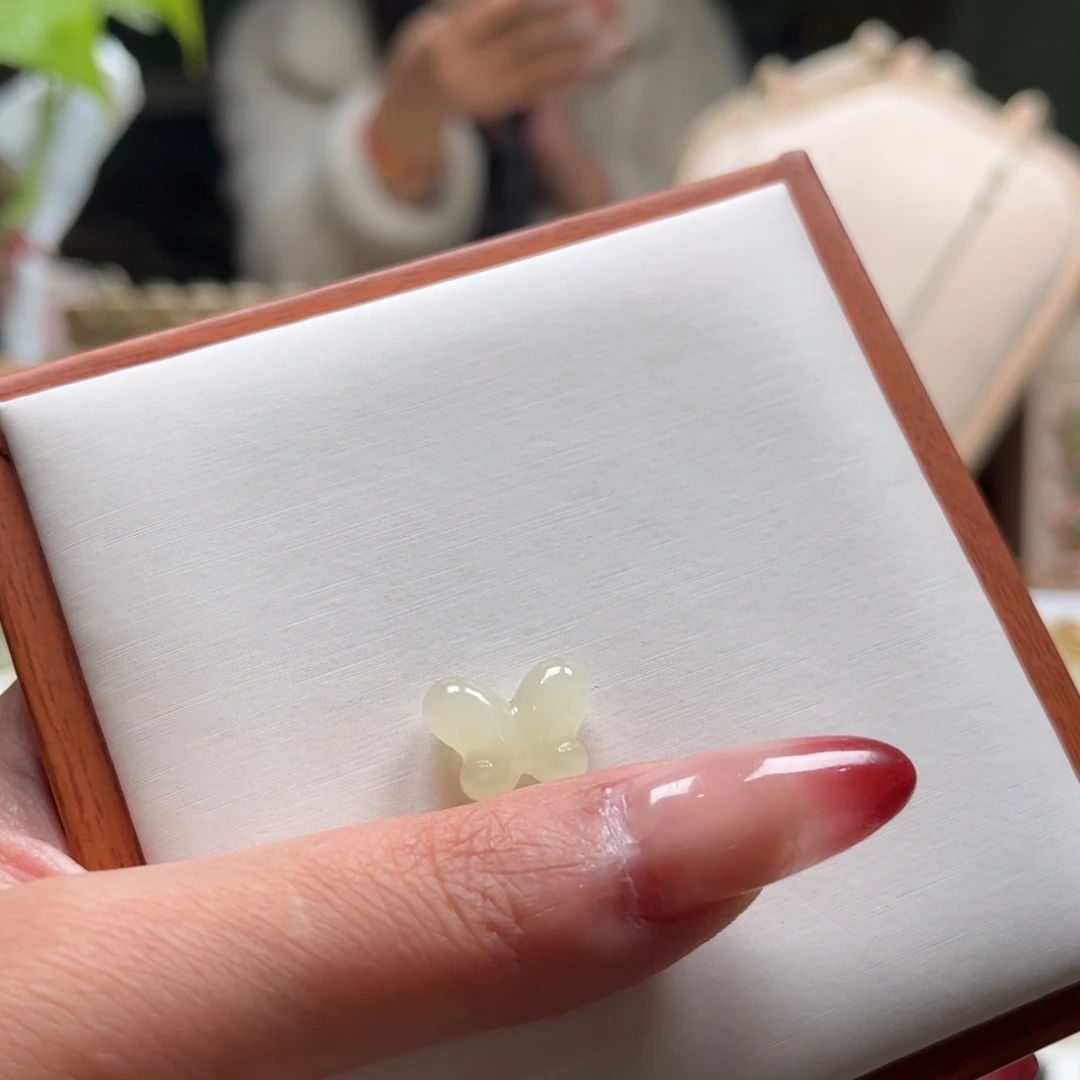 颈饰未镶嵌和田玉蓝**稻