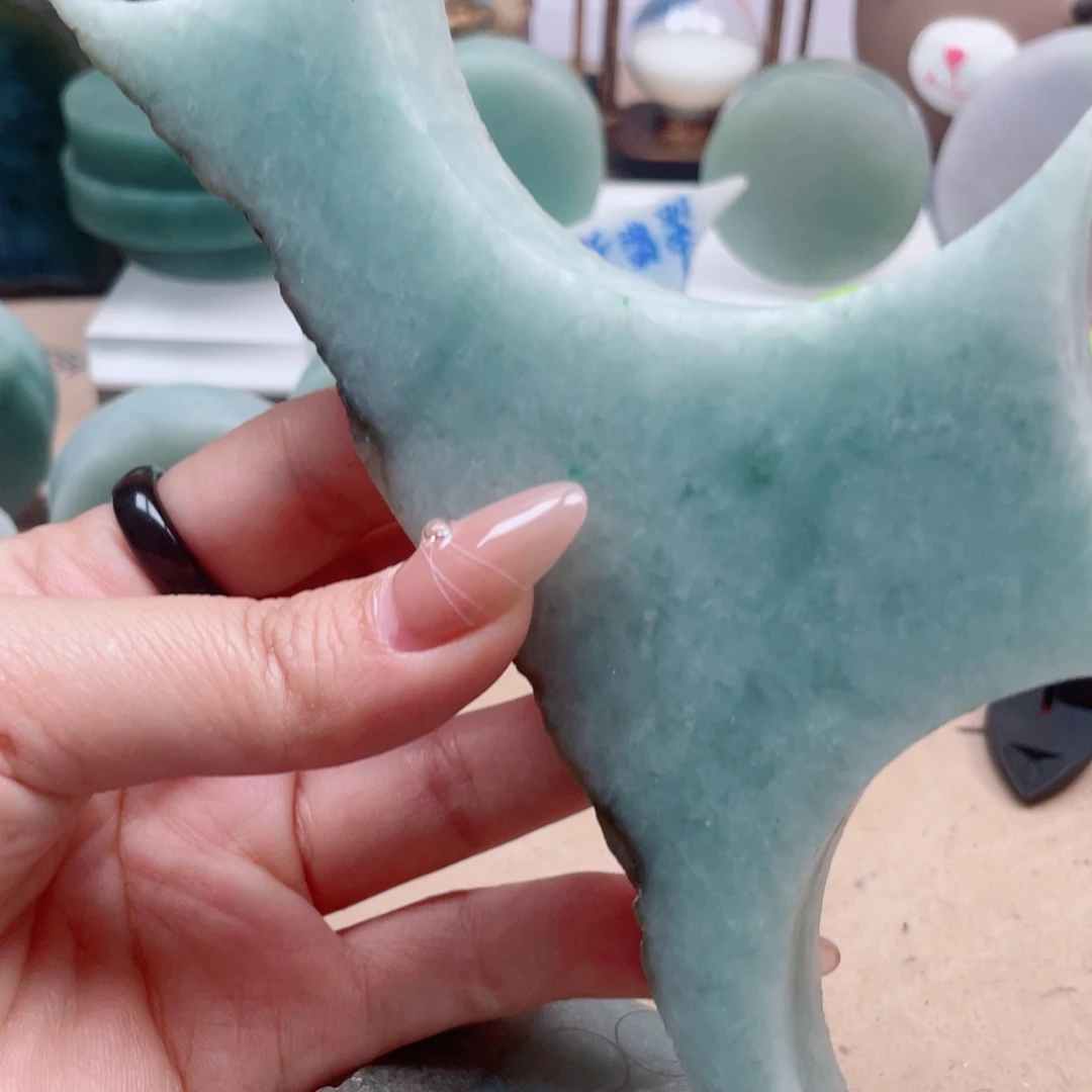 翡翠未镶嵌颈饰053……